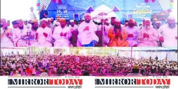 চৌদ্দগ্রাম পাশাকোট মাদ্রাসার বার্ষিক মাহফিলের আখেরী মোনাজাতে মানুষের ঢল