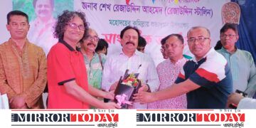 শিল্পকলা একাডেমীর মহাপরিচালক কবি রেজাউদ্দিন স্টালিনকে কুমিল্লায় সংবর্ধনা