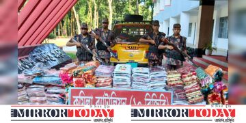 কুমিল্লা সীমান্তে ৬৮ লাখ টাকার ভারতীয় শাড়ী ও শাল জব্দ