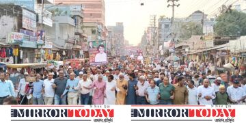 কুমিল্লায় হাজী ইয়াছিনের পক্ষে বিএনপি’র ৩১ দফা রাষ্ট্র মেরামত প্রচারে গণসংযোগ ও লিফলেট বিতরণ